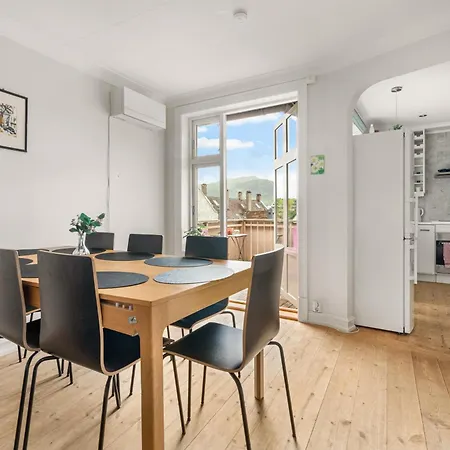 Apartment Charming With Stunning Views!