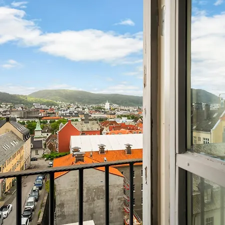 Charming With Stunning Views! *