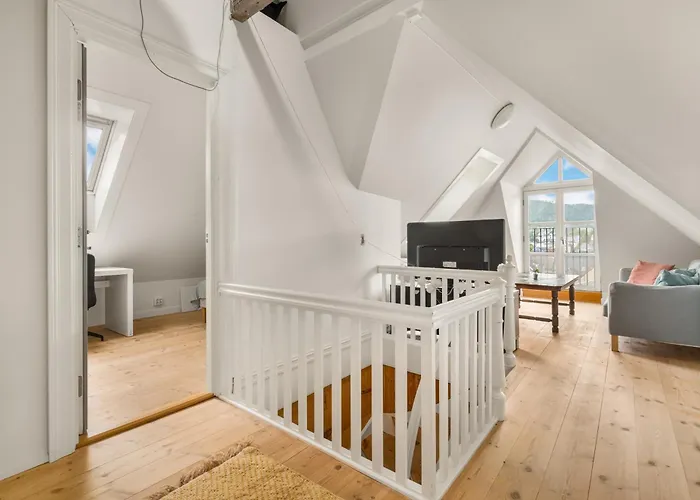 Charming With Stunning Views! Apartment *