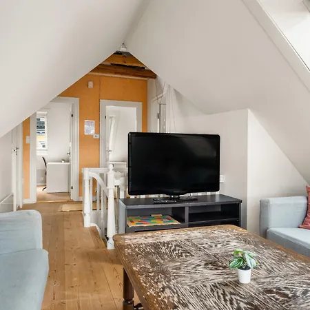 Charming With Stunning Views! Appartement Bergen