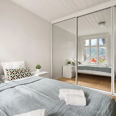 Charming With Stunning Views! Appartement Bergen