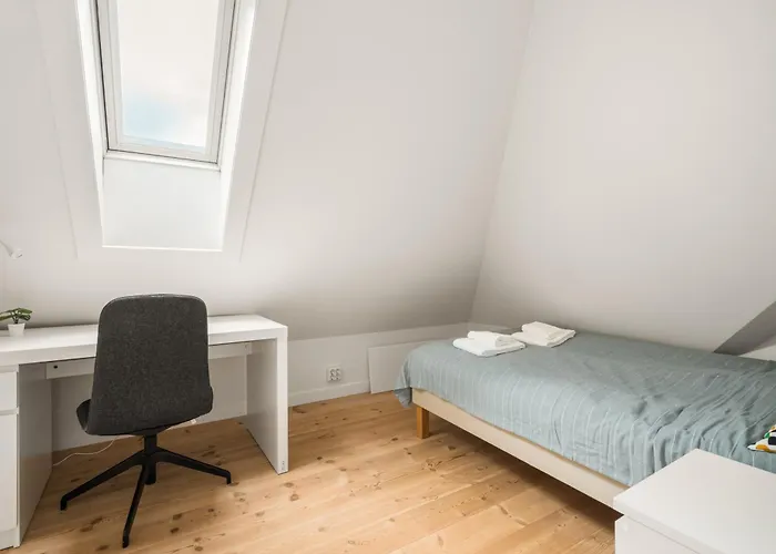 Charming With Stunning Views! Bergen