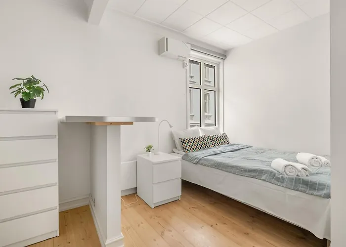 아파트 Charming With Stunning Views!