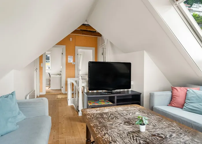 Charming With Stunning Views! 아파트 베르겐