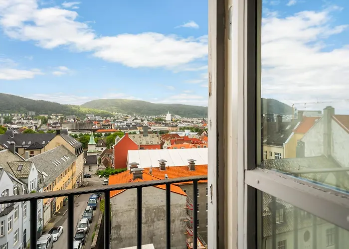 Charming With Stunning Views! *